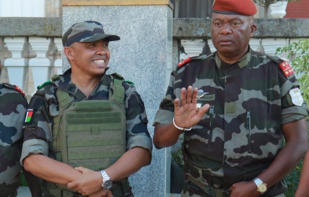 « On a pris le pouvoir ! », Colonel Michael Randrianirina
